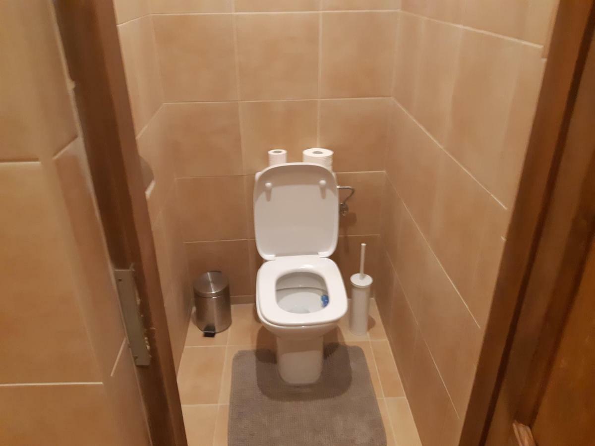 2 Bedroom Apartment Near Heroes Square Budapeste Exterior foto